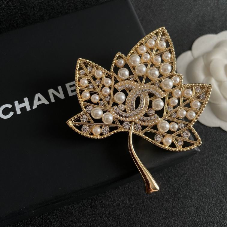 Chanel Brooch 12lyh17